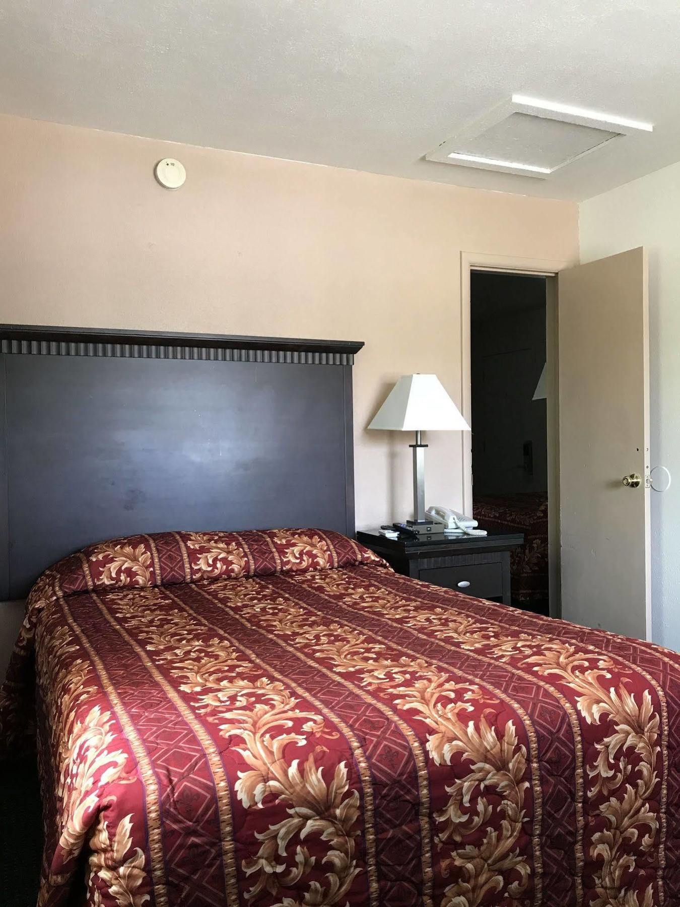 Townhouse Motel Weed Extérieur photo